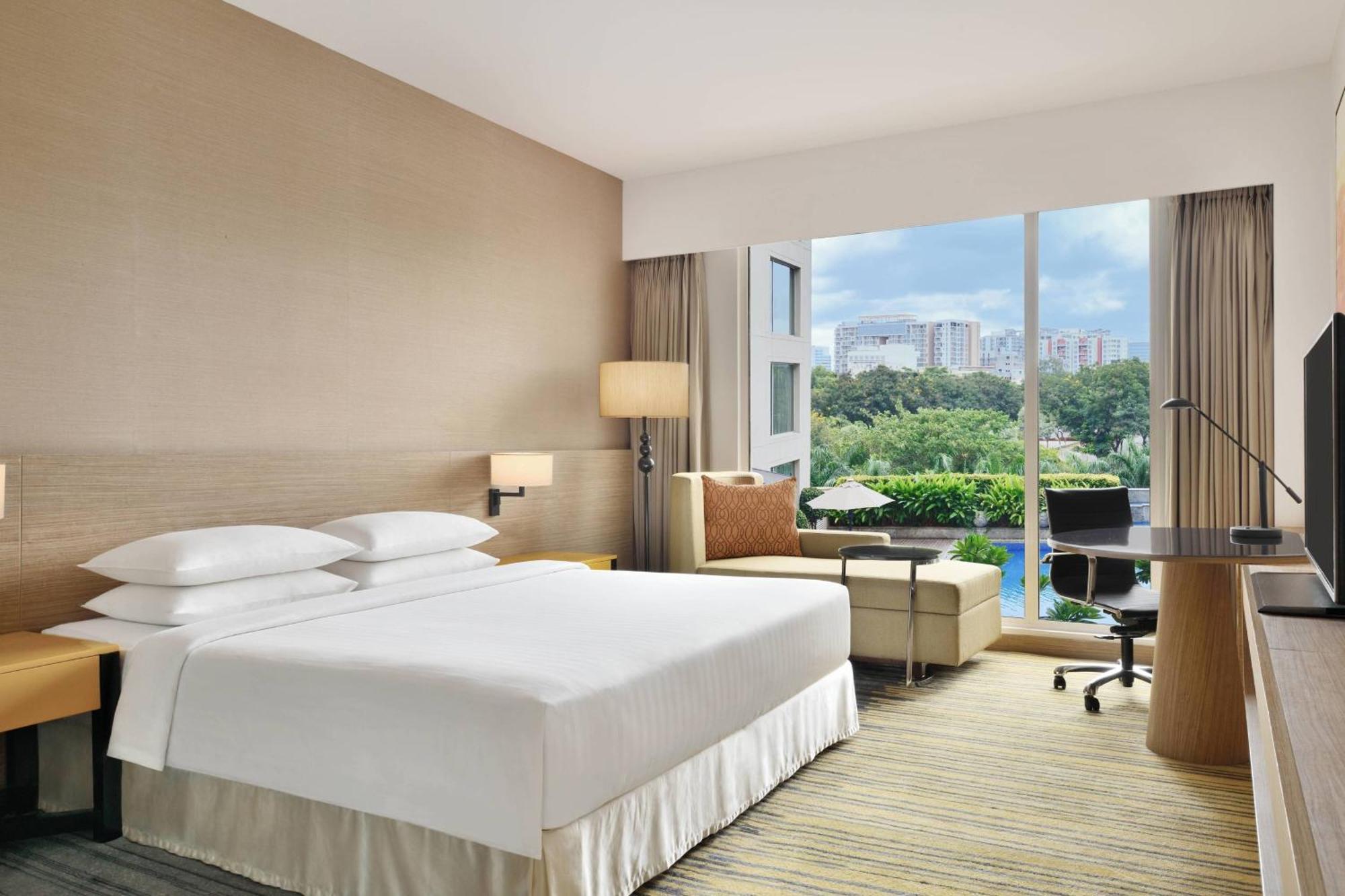 Courtyard by Marriott Bengaluru Outer Ring Road Hotel Bagian luar foto